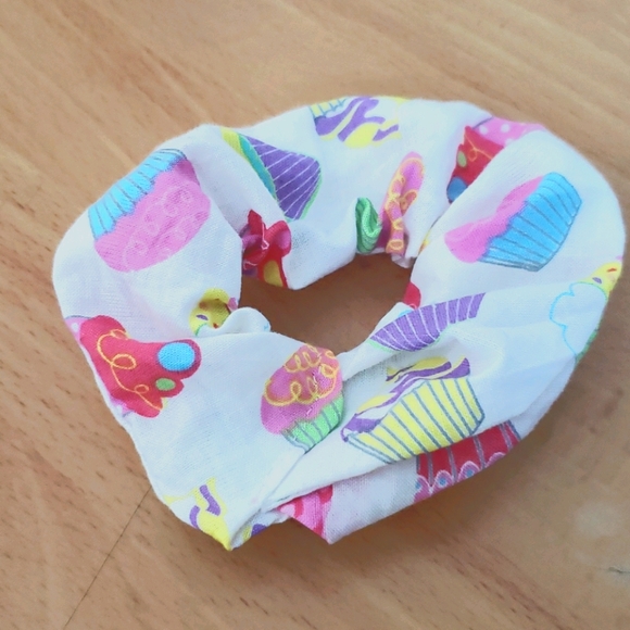 Homade Scrounchie! - Picture 1 of 1